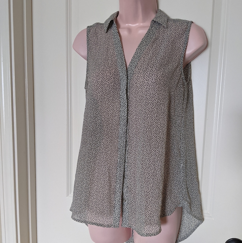 Printed sleeveless blouse